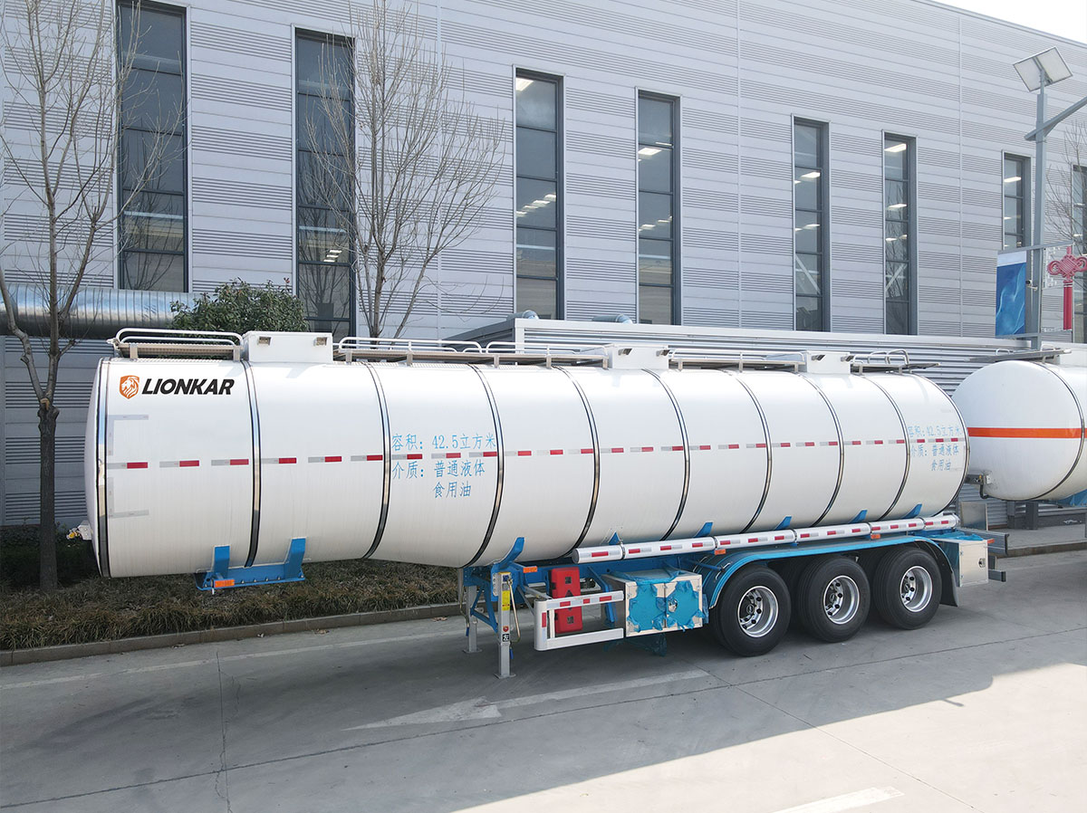 3 Axle Crude Oil Tanker Trailer 30000 - 75000 Liters for Sale In Dar es Salaam