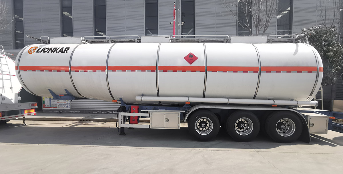 3 Axis 45000 Liters Fuel Tanker Semi Trailer for Sale in Tanzania