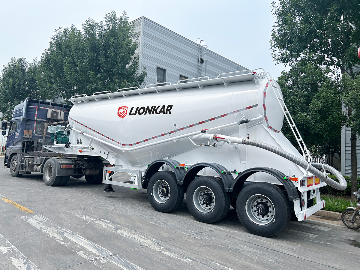 40/50 Cube Cement Bulk Tanker Trailers for Sale in Tanzania
