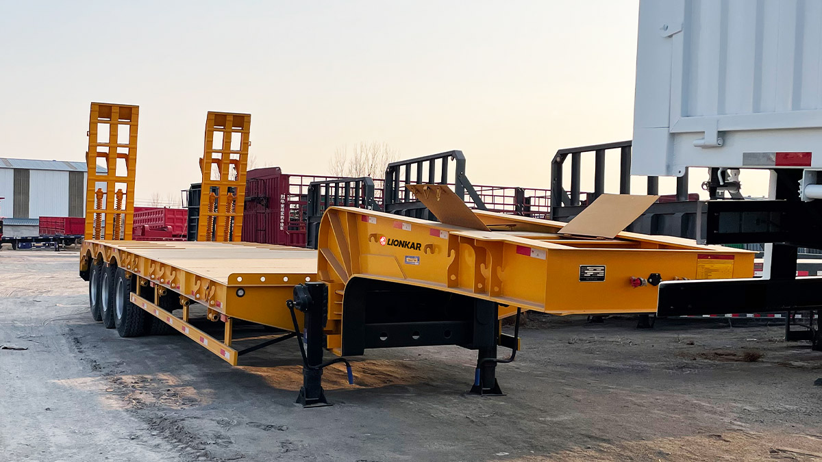 80 Ton Gooseneck Lowboy Trailer For Sale in Dar es Salaam
