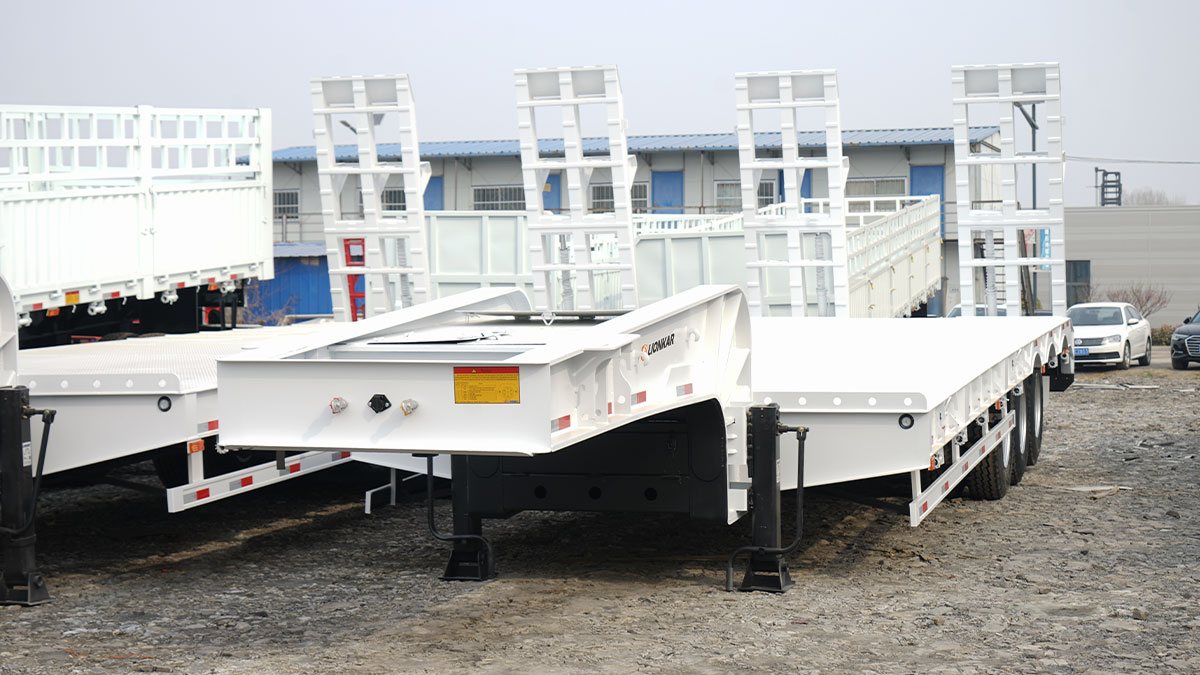 Hydraulic 40 - 160 Tons Semi Lowbed Trailer for Sale in Tanzania
