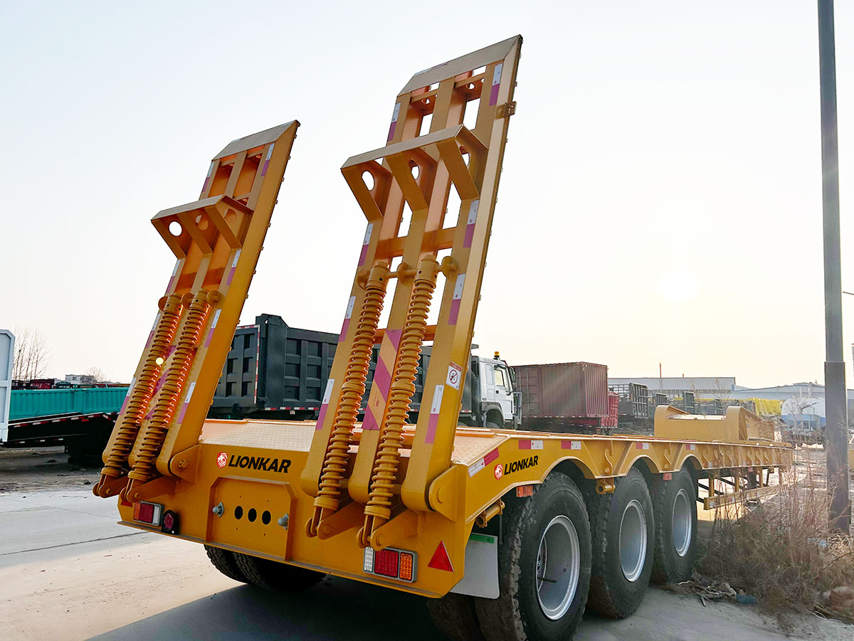 80 Ton Gooseneck Lowboy Trailer For Sale in Dar es Salaam
