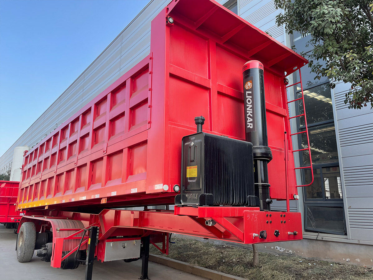 Heavy-duty Tri Axle Semi Tipper for Sale in Senegal
