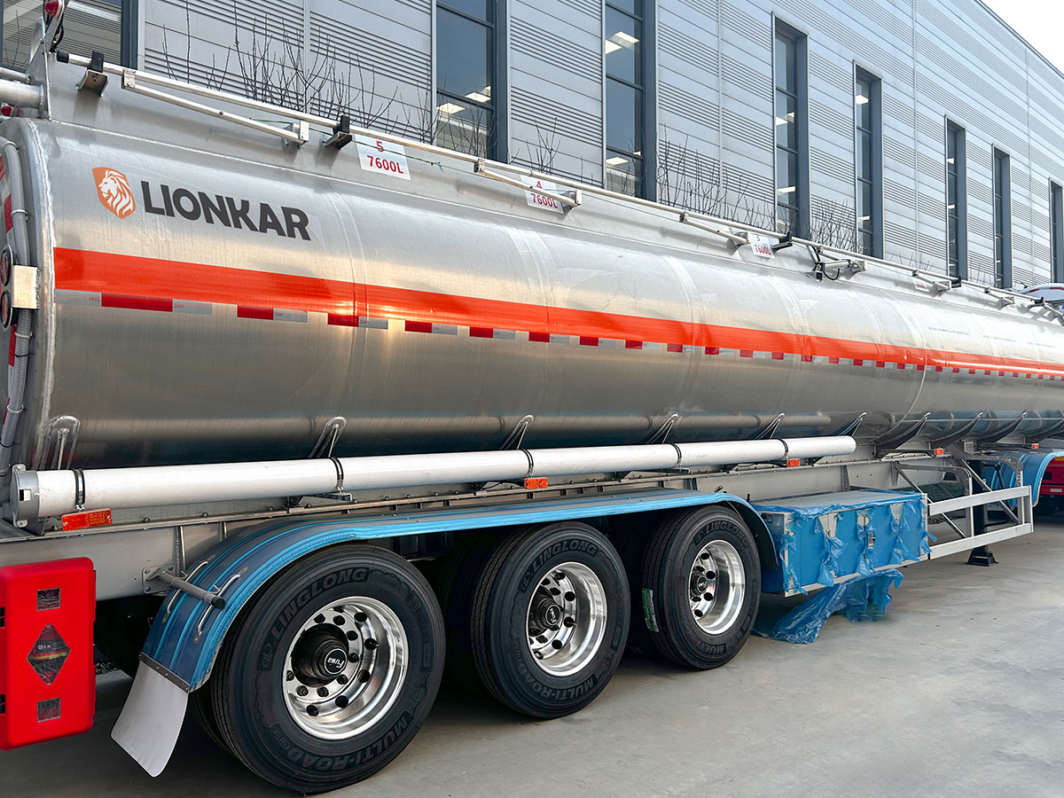 3 Axle 50000 Litres Stainless Steel Tanker Trailer in Tanzania