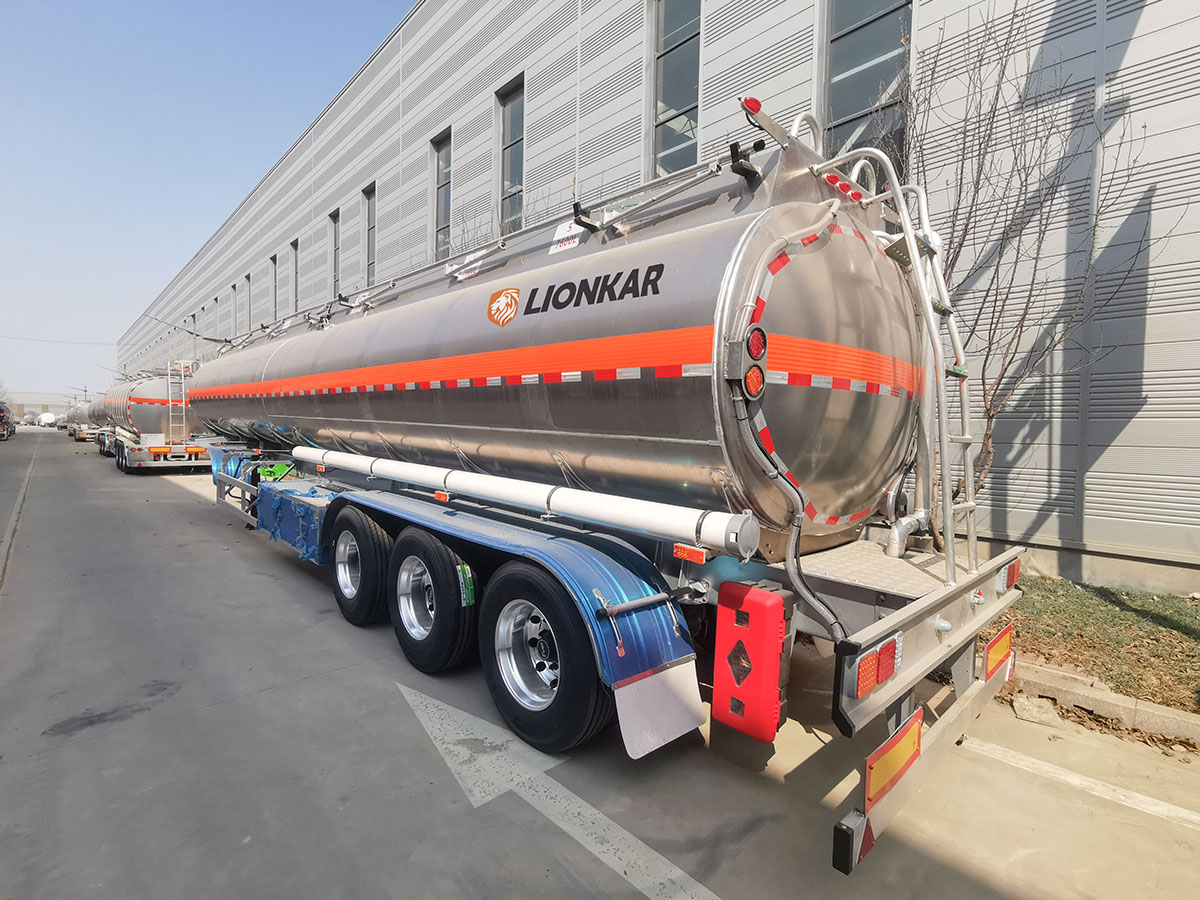 3 Axle 50000 Litres Stainless Steel Tanker Trailer in Tanzania