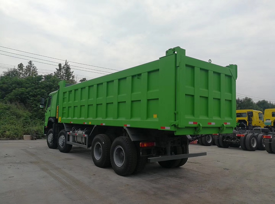 Sinotruk HOWO 8X4 Dump Truck for Sale in Zimbabwe