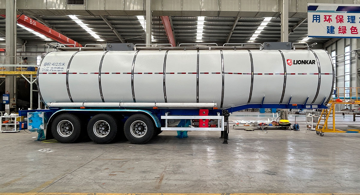 3 Axle 40000L Stainless Steel Insulated Tank Trailer in Tanzania