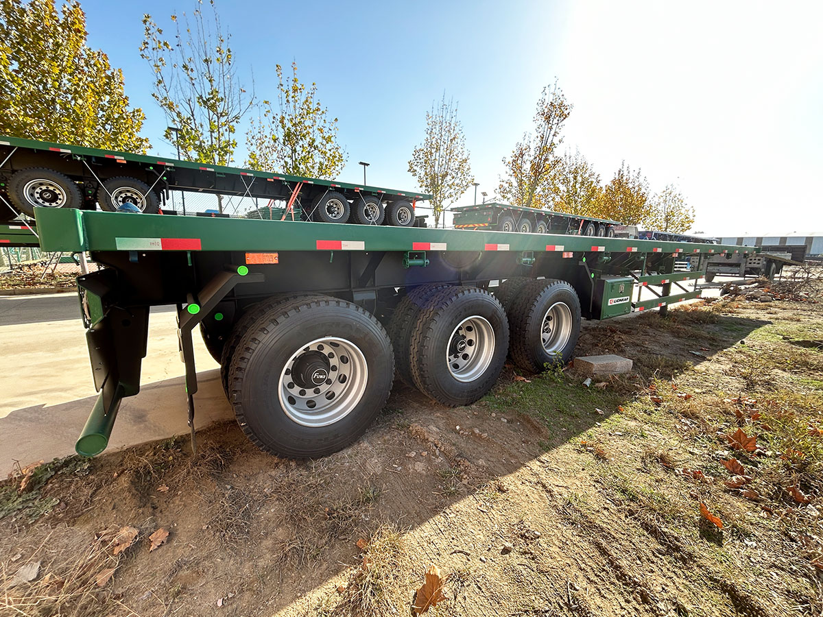 3-axle 30t 40FT flatbed trailer in Dar es Salaam